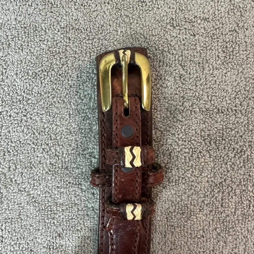 Orvis Mens Brown Leather Belt Brass Buckle Woven Detail Size 46 13YP